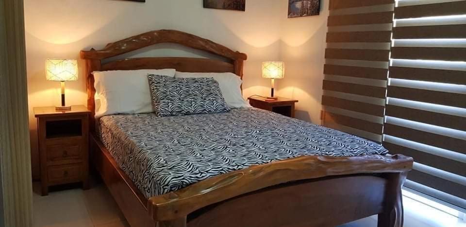 Pico De Loro Resort Condotel Насугбу Екстериор снимка