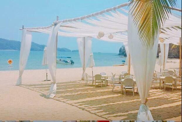 Pico De Loro Resort Condotel Насугбу Екстериор снимка